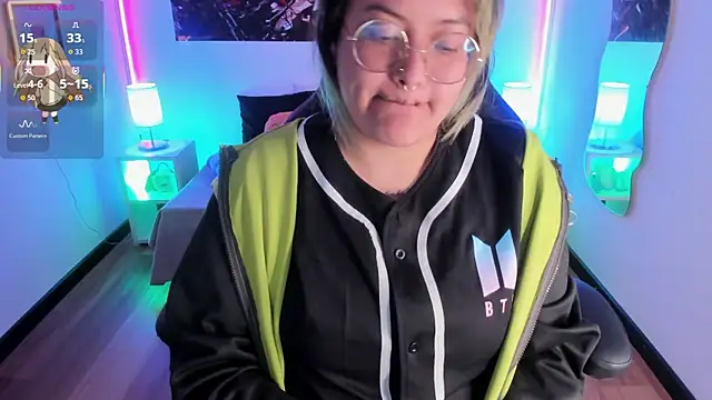 lucky-leah online show from October 29, 4:28 am