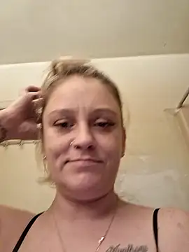 jgodbout2011 online show from April 8, 5:42 am