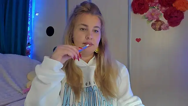 CoraSwon online show from September 26, 7:06 am