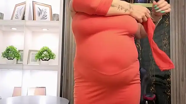 GianellaCox  online show from November 20, 1:23 pm