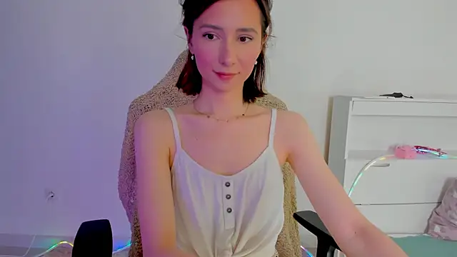 crystalnut online show from February 11, 3:09 am