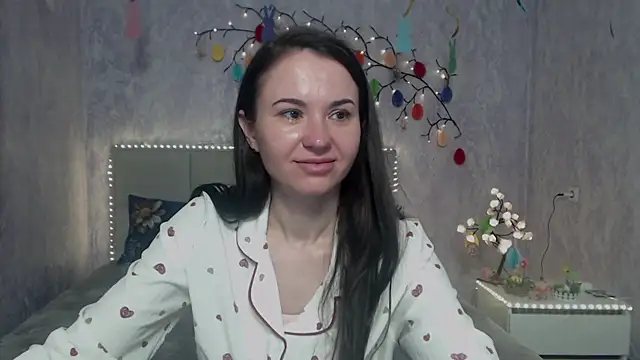 KaraCriegs online show from April 12, 5:16 pm