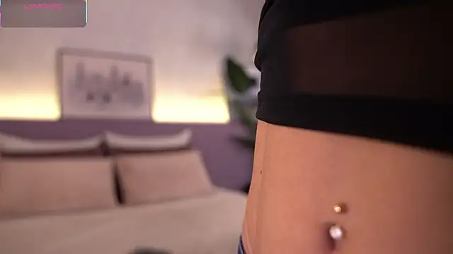 ElleDiane online show from March 21, 10:48 pm