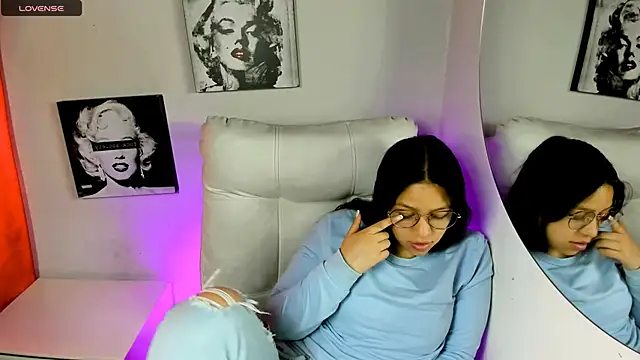 SamanthaRoldaan online show from April 18, 7:07 pm