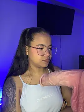 leila 22 online show from November 28, 7:44 am