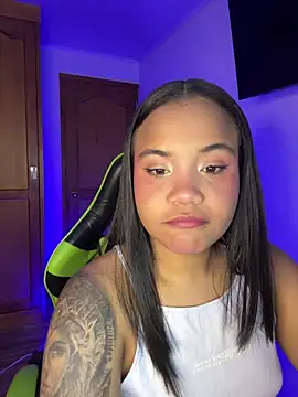 leila 22 online show from April 4, 8:02 am