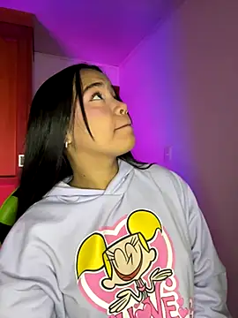 leila 22 online show from October 18, 7:11 am