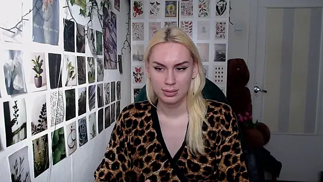 CapriScorpion online show from April 2, 1:41 pm