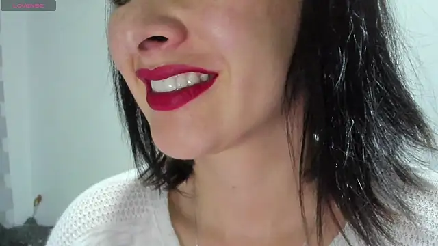 Snapshot of queen_fetish chatting on October 20, 10:29 am queen fetish online show from October 20, 10:29 am
