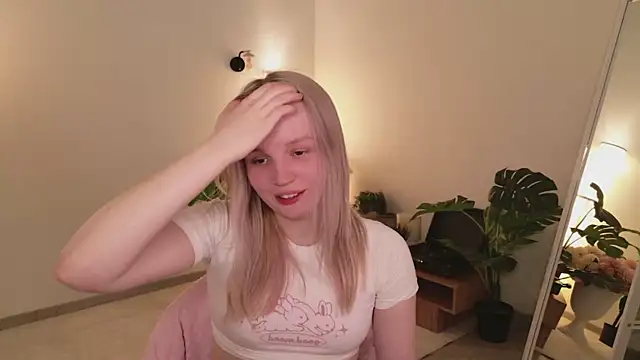 Beatrica Klein online show from March 29, 4:06 pm