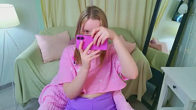 Beatrica Klein online show from April 11, 3:05 pm