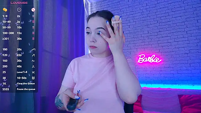 -Stacyy- online show from February 13, 5:09 am