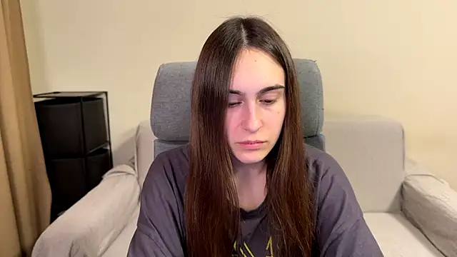 AliceKolltt online show from April 7, 8:44 pm