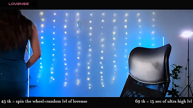 Alicia x art online show from April 12, 6:00 pm