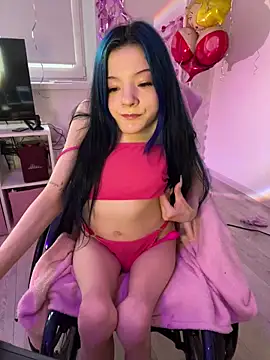 MiniSophiaa online show from March 2, 7:09 am