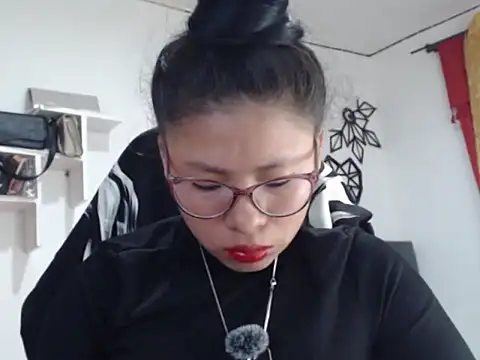 Alizon95 online show from March 25, 8:01 pm