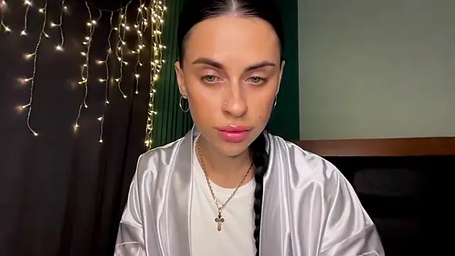 MariaValverdeee online show from June 1, 5:14 pm