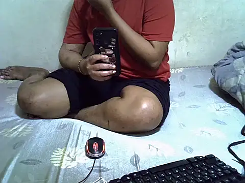 Crystal  Gee online show from January 8, 8:02 pm