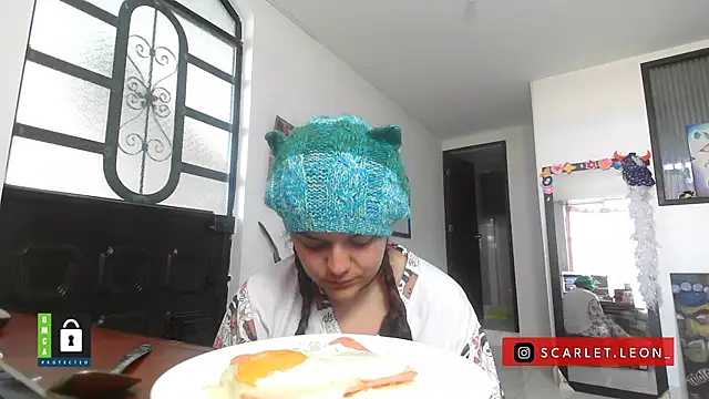 Scarletleon77 online show from October 22, 11:59 am