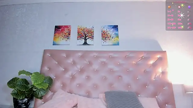 paulinasaeEnz online show from April 16, 1:22 pm