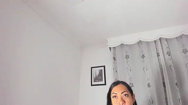 MelissaaCortes online show from December 3, 6:27 am