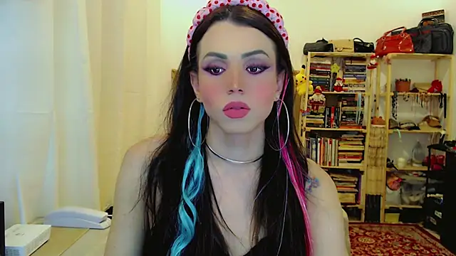 Sophie Fantasys online show from December 3, 4:59 am