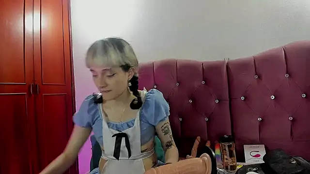 neeko princes online show from November 5, 12:10 pm