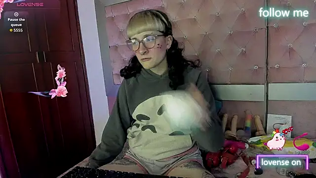 neeko princes online show from March 27, 12:39 pm