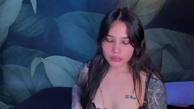 Snapshot of sweett_dirty chatting on October 18, 1:36 pm sweett dirty online show from October 18, 1:36 pm