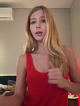 LunaRase online show from April 10, 5:46 am