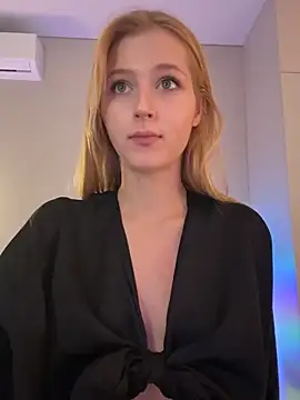 LunaRase online show from April 4, 6:34 am