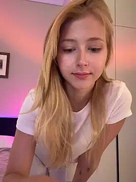 LunaRase online show from March 16, 8:40 am