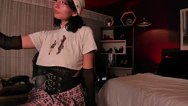 Moony 14 online show from March 31, 2:06 pm