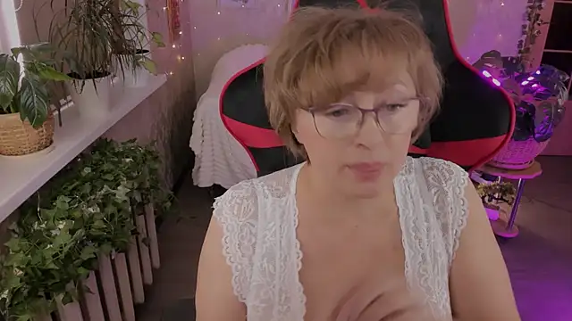 sugar vivien online show from March 12, 11:02 am