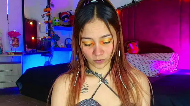 alisson zafiro  online show from January 13, 4:07 am