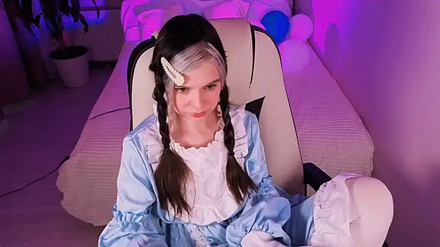 Lil Amelie online show from October 3, 9:58 am