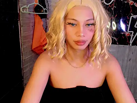 whiteladyboy online show from November 2, 7:50 pm