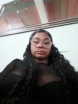 Melanie candy  online show from April 17, 8:00 pm