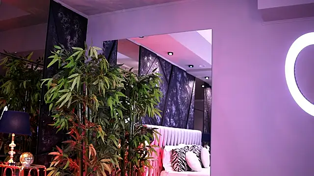 NicoleCellini online show from January 6, 7:50 pm