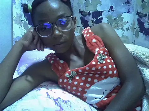 ElianeHot online show from April 12, 6:43 pm