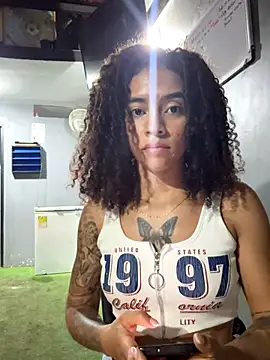 pretty pettite online show from December 20, 2:04 am