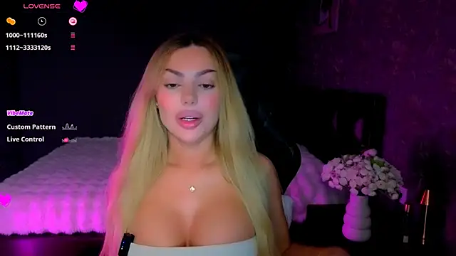 babyleilaa online show from April 19, 8:44 pm