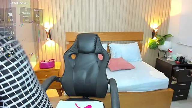 luciana ballesteros  online show from March 23, 12:00 pm