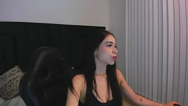 FaloonRoussel online show from November 8, 5:40 pm