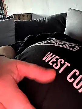 poussychats online show from March 1, 5:01 pm