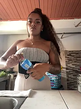 ladyrd1 online show from January 18, 8:16 pm