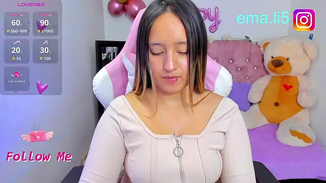 Snapshot of ema_tayy chatting on October 1, 12:21 pm ema tayy online show from October 1, 12:21 pm