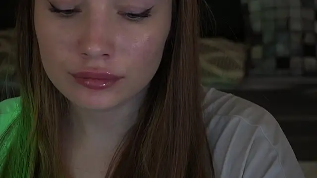 IceDanielles online show from November 8, 1:38 pm