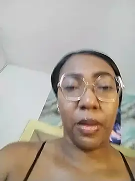dirtyvictoria online show from June 5, 8:15 pm