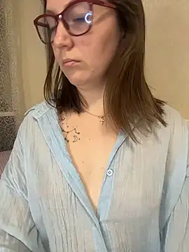 BeatriceTender online show from March 13, 8:10 pm